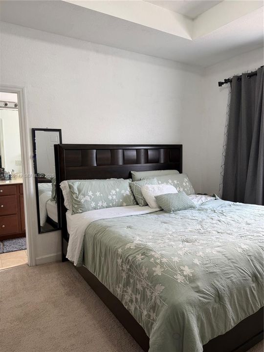 В аренду: $3,550 (3 спален, 2 ванн, 1605 Квадратных фут)