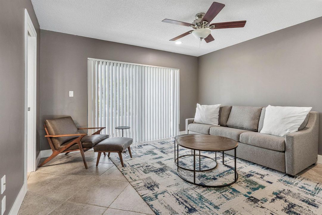 025-10891BocaWoodsLane-BocaRaton-FL-3342