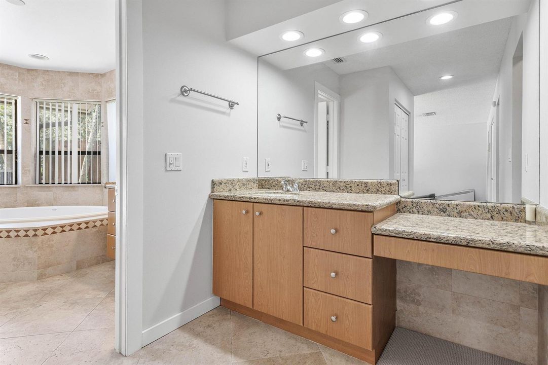 019-10891BocaWoodsLane-BocaRaton-FL-3342