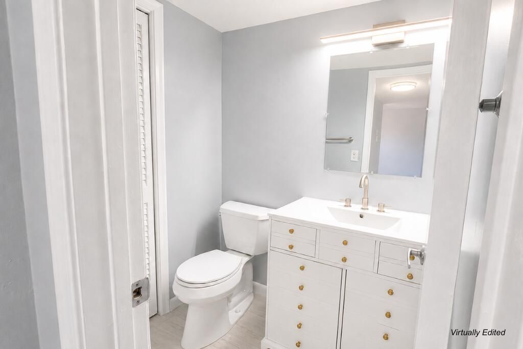 Bath Full-2192 NE 1st Way 103 (2)