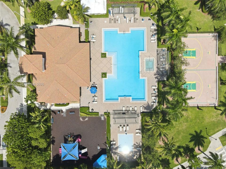 На продажу: $350,000 (2 спален, 2 ванн, 1422 Квадратных фут)