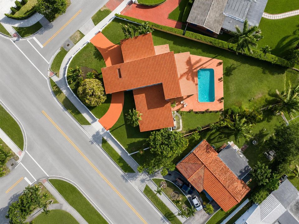 Pool & Patio
