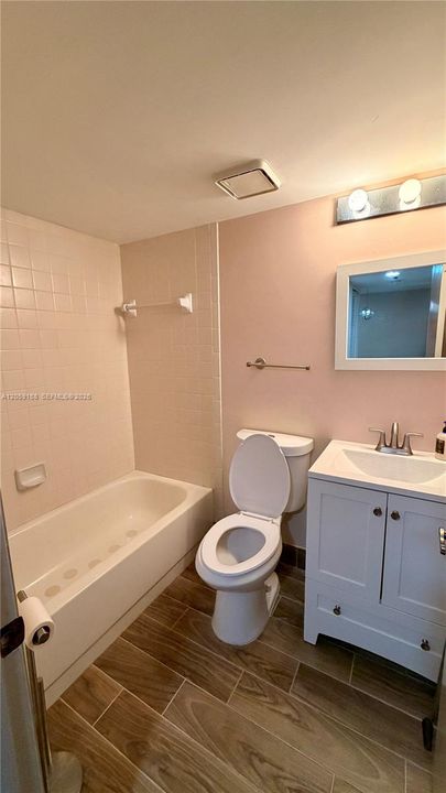 В аренду: $2,000 (2 спален, 2 ванн, 1010 Квадратных фут)