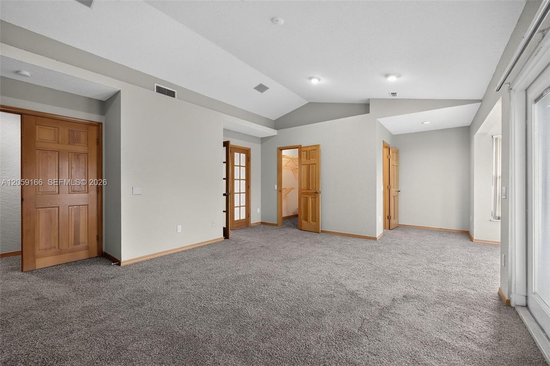 En Venta: $719,900 (4 camas, 3 baños, 2744 Pies cuadrados)