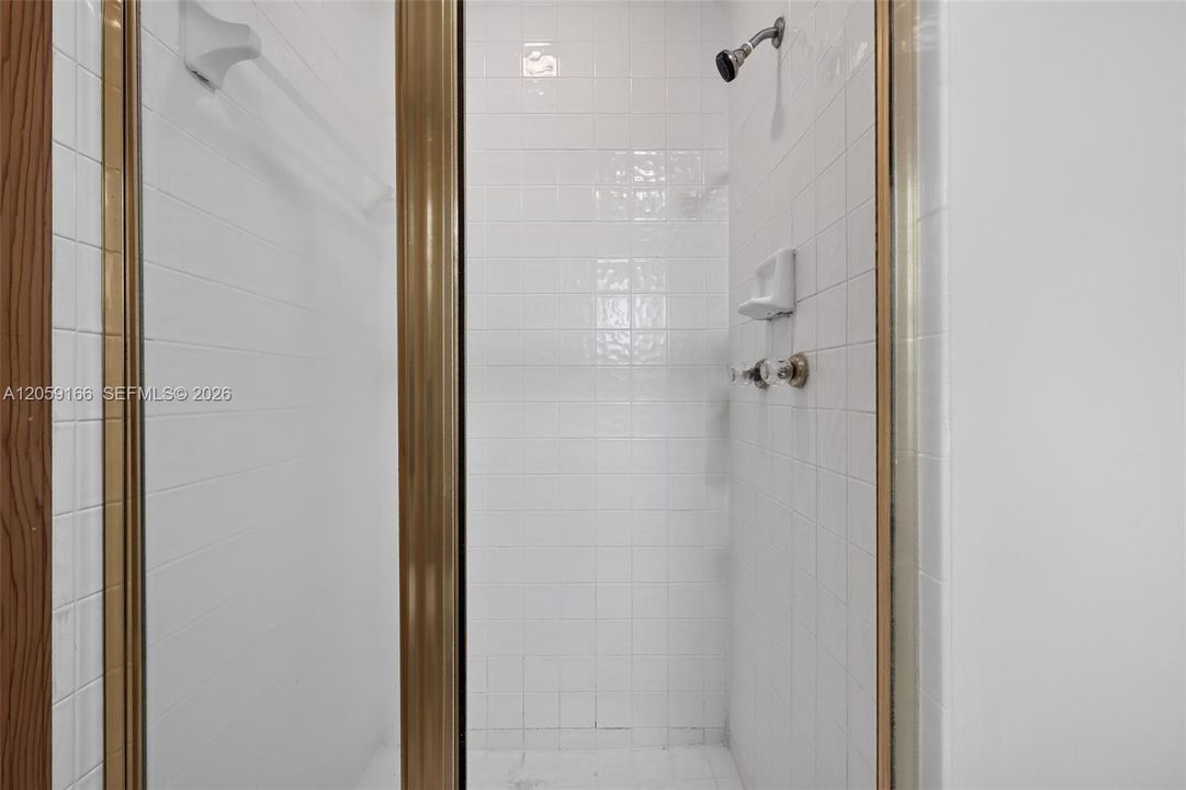 En Venta: $719,900 (4 camas, 3 baños, 2744 Pies cuadrados)