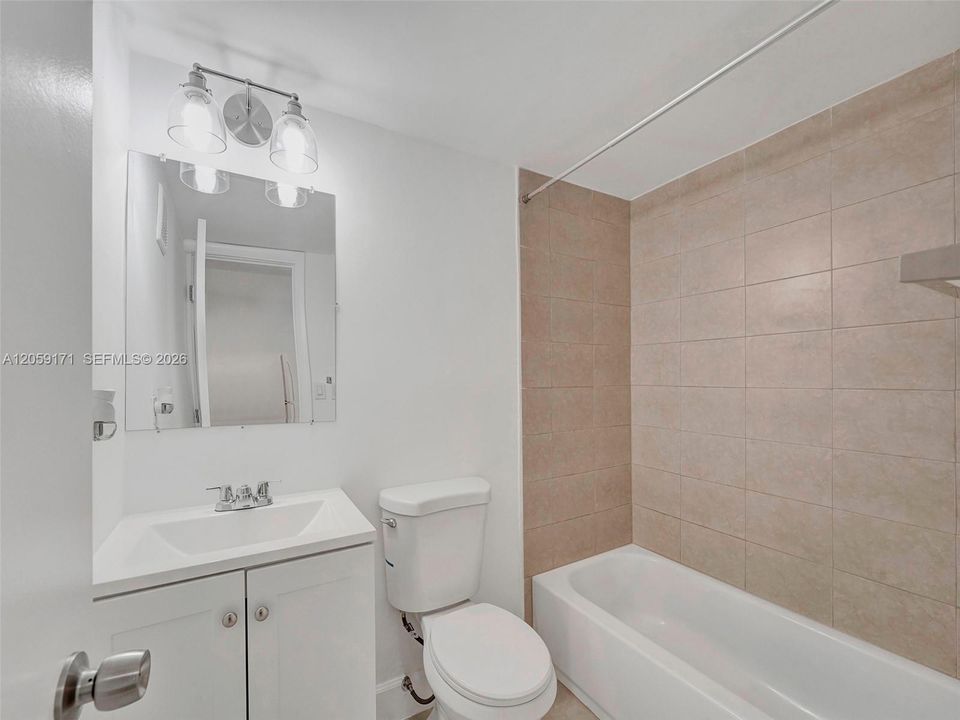 В аренду: $1,700 (1 спален, 1 ванн, 785 Квадратных фут)