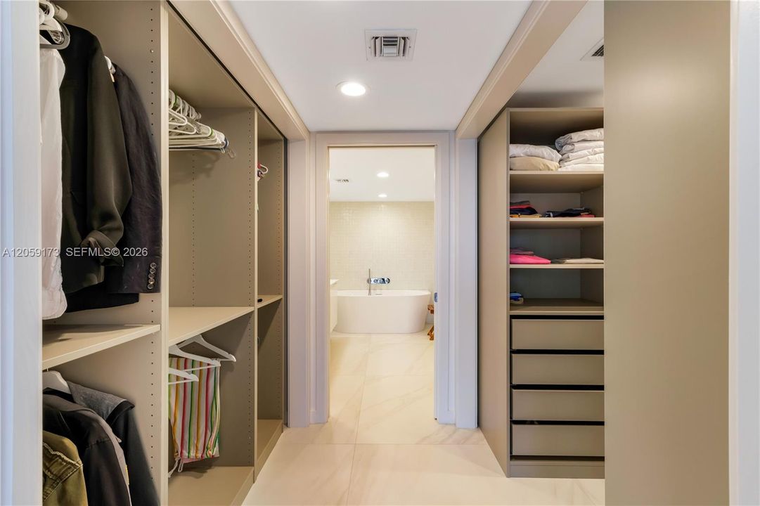 На продажу: $1,995,000 (3 спален, 2 ванн, 2300 Квадратных фут)