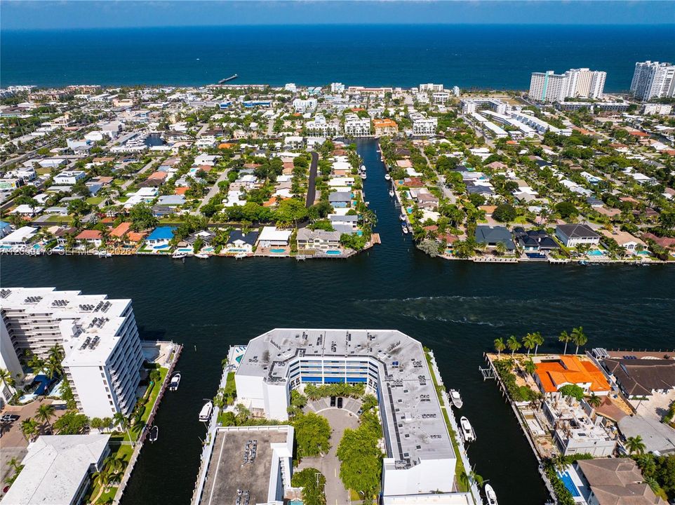 На продажу: $1,995,000 (3 спален, 2 ванн, 2300 Квадратных фут)