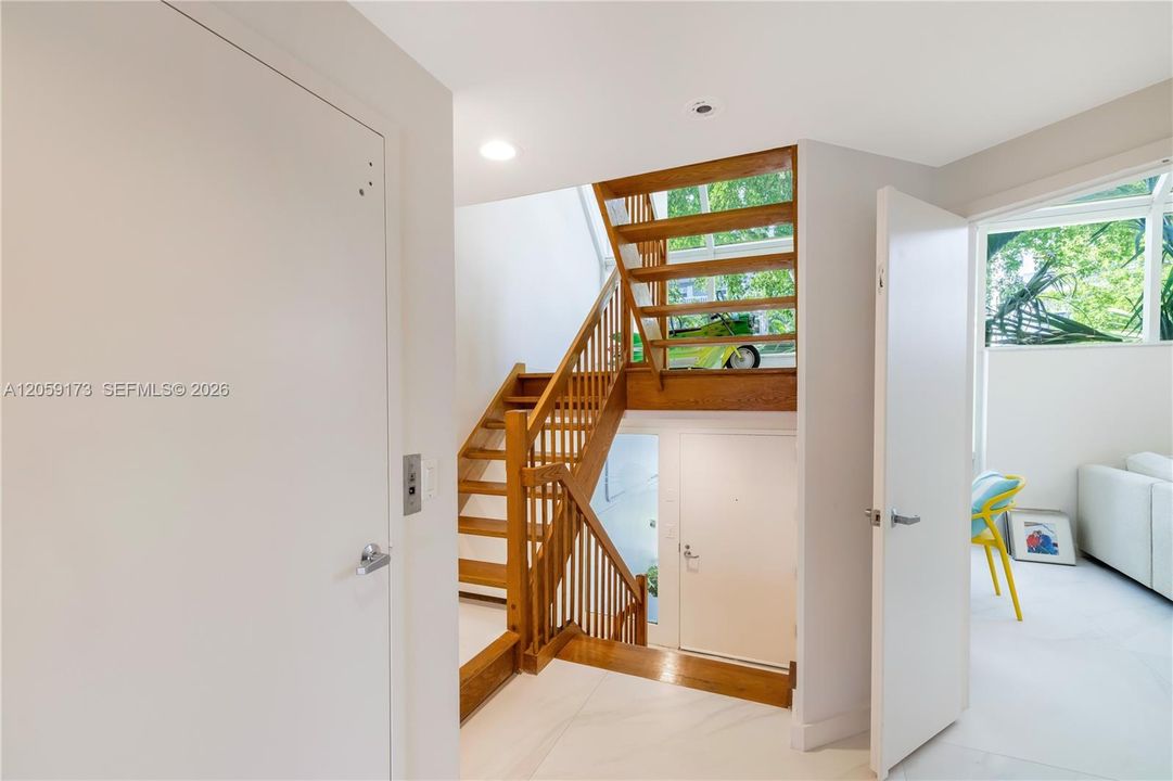 На продажу: $1,995,000 (3 спален, 2 ванн, 2300 Квадратных фут)