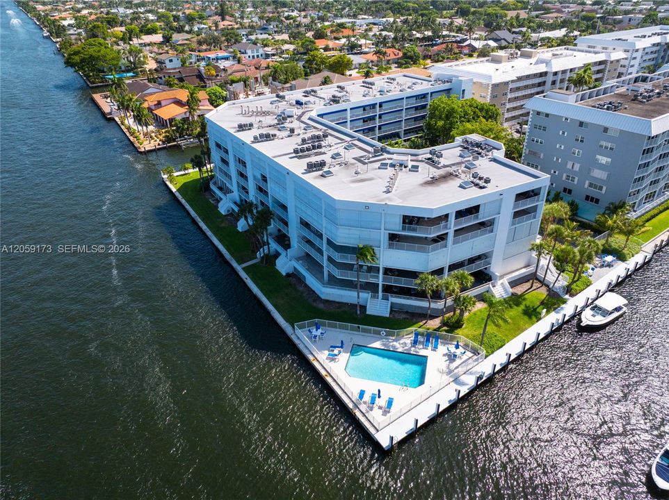 На продажу: $1,995,000 (3 спален, 2 ванн, 2300 Квадратных фут)