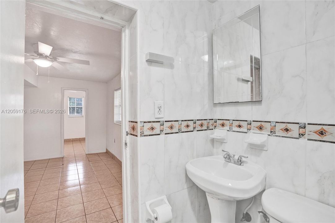 На продажу: $450,000 (2 спален, 1 ванн, 1089 Квадратных фут)