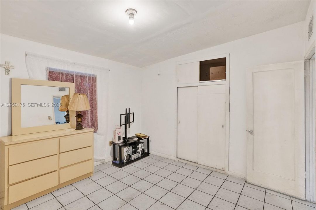 На продажу: $450,000 (2 спален, 1 ванн, 1089 Квадратных фут)