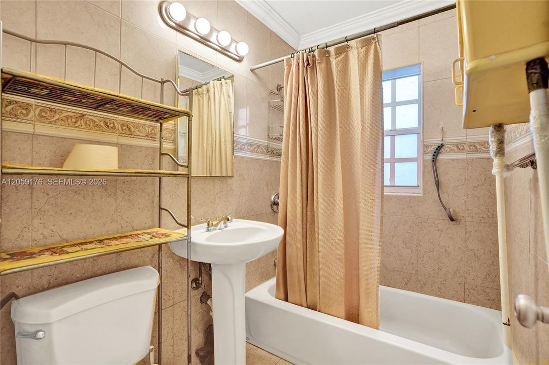 На продажу: $450,000 (2 спален, 1 ванн, 1089 Квадратных фут)