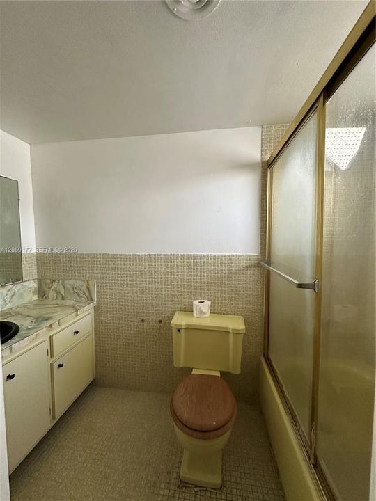На продажу: $145,000 (1 спален, 1 ванн, 954 Квадратных фут)
