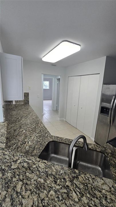 В аренду: $1,994 (2 спален, 2 ванн, 1096 Квадратных фут)