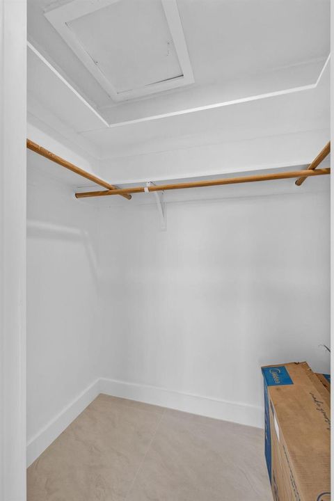 Walk in Closet