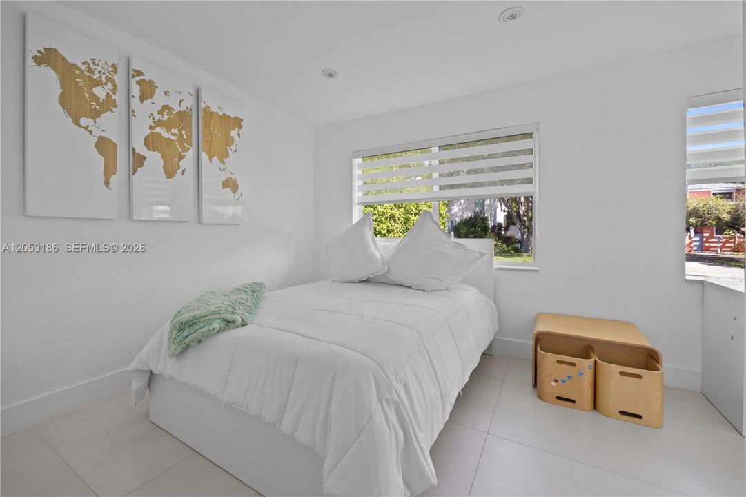 В аренду: $19,099 (4 спален, 3 ванн, 2196 Квадратных фут)
