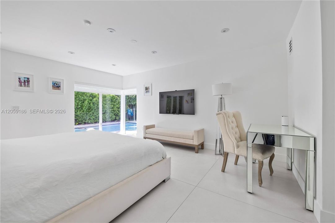 В аренду: $19,099 (4 спален, 3 ванн, 2196 Квадратных фут)