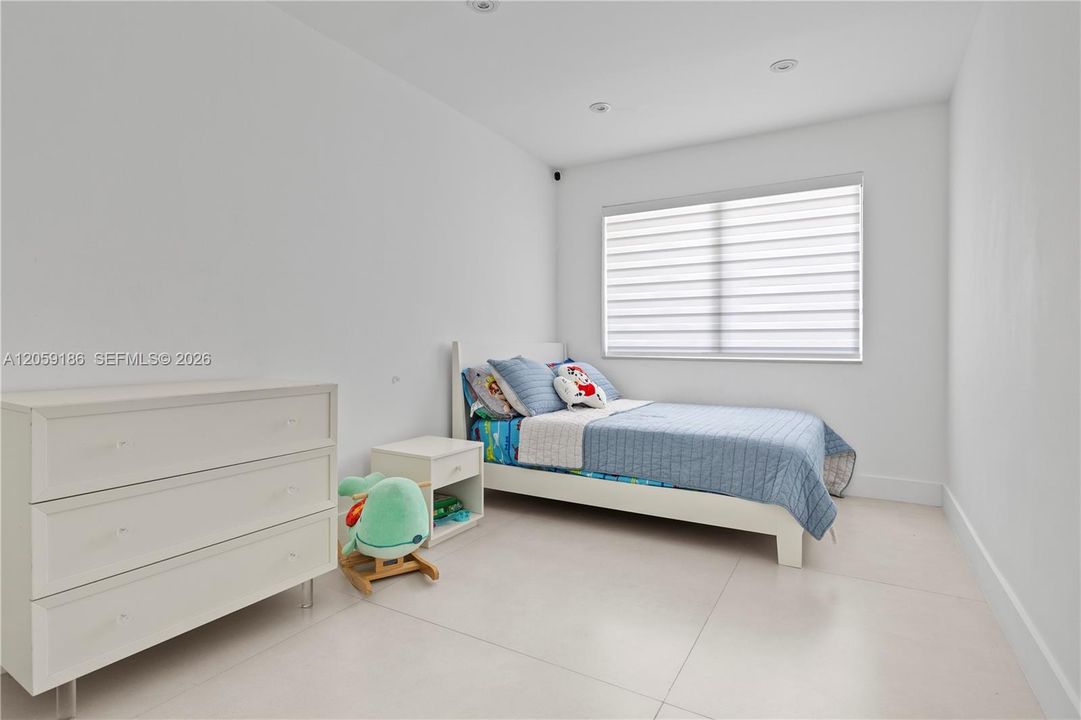 В аренду: $19,099 (4 спален, 3 ванн, 2196 Квадратных фут)