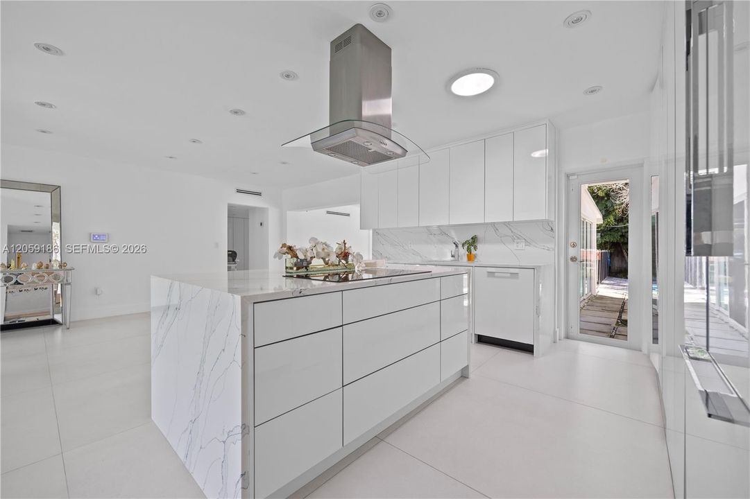 В аренду: $19,099 (4 спален, 3 ванн, 2196 Квадратных фут)
