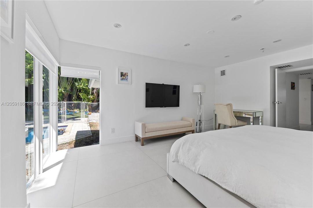 В аренду: $19,099 (4 спален, 3 ванн, 2196 Квадратных фут)