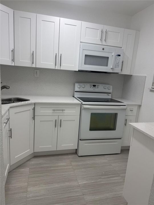 В аренду: $1,850 (2 спален, 1 ванн, 801 Квадратных фут)