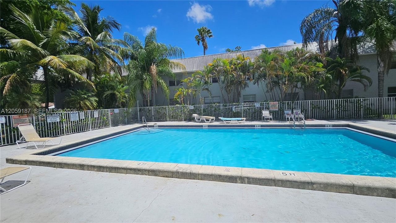 В аренду: $1,850 (2 спален, 1 ванн, 801 Квадратных фут)