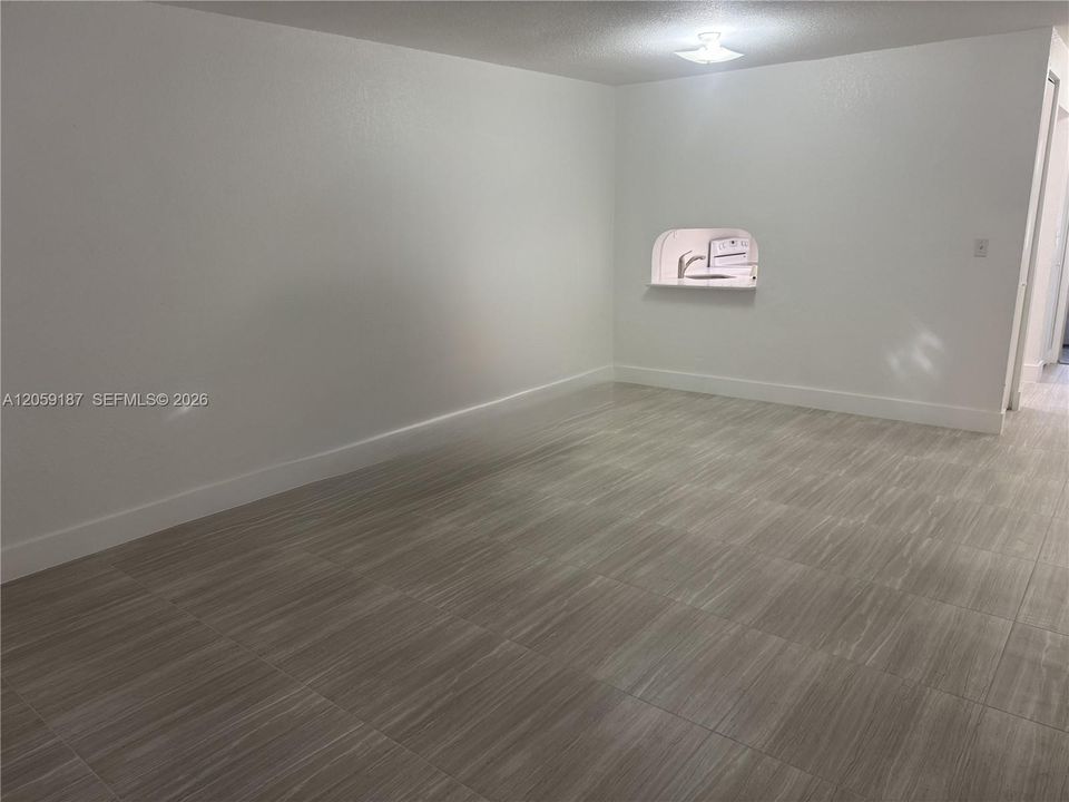 В аренду: $1,850 (2 спален, 1 ванн, 801 Квадратных фут)