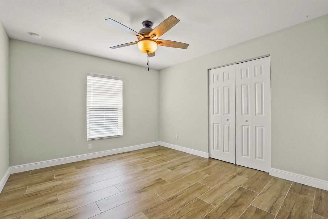 20 Bedroom 01