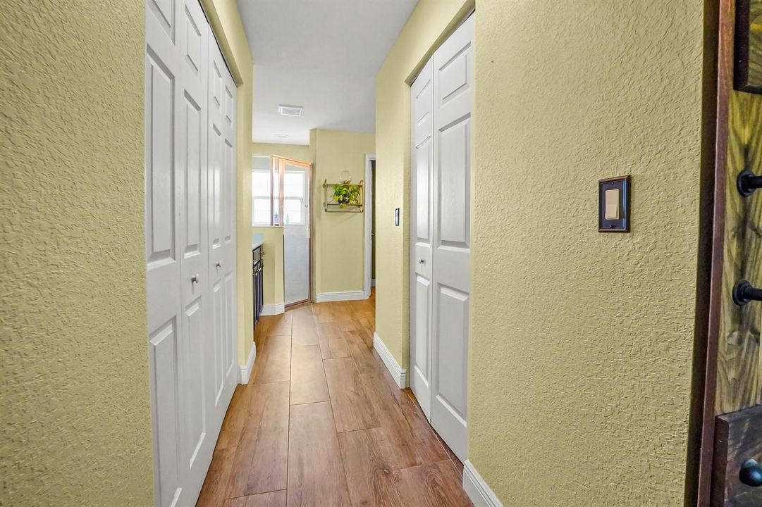 30 Bathroom 01
