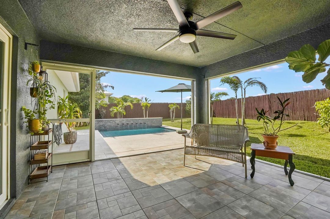 35 Patio 01