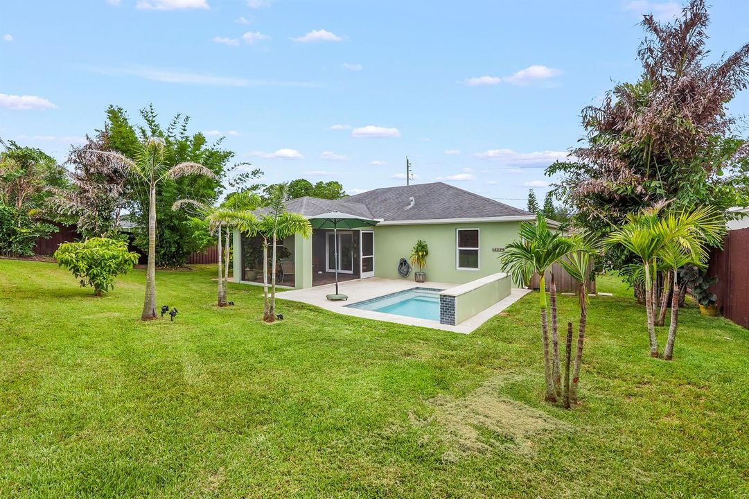 37 Backyard 01