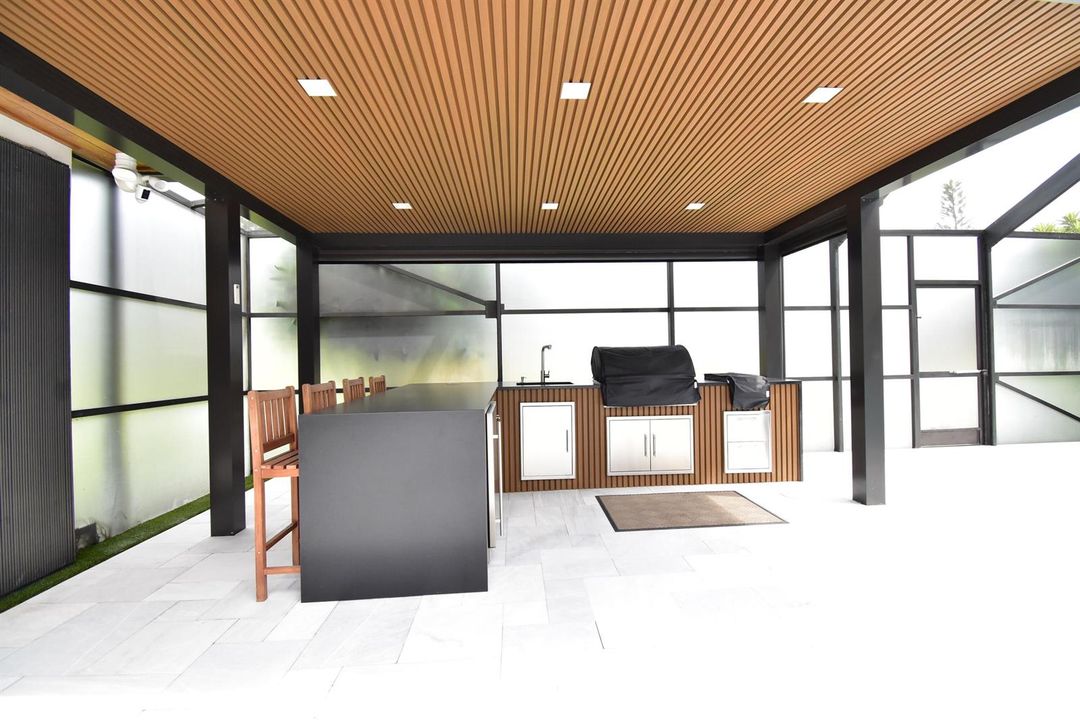 Outdoor Kitchen