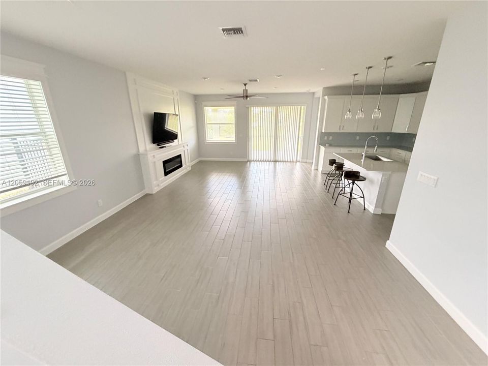 В аренду: $4,200 (3 спален, 2 ванн, 2179 Квадратных фут)