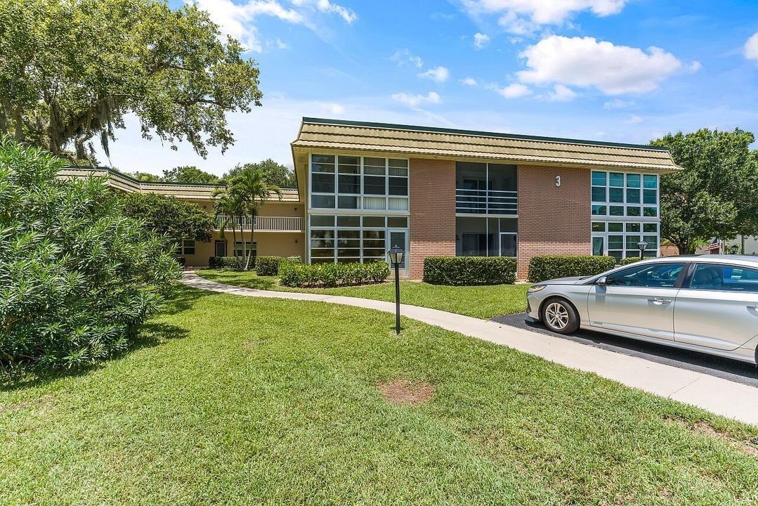3-Vista-Gardens-Trail-Apt-106-HigMedia-0