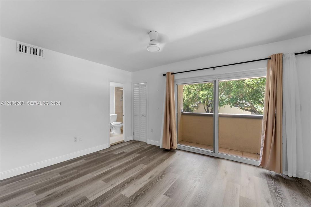 En Venta: $349,000 (2 camas, 2 baños, 1346 Pies cuadrados)