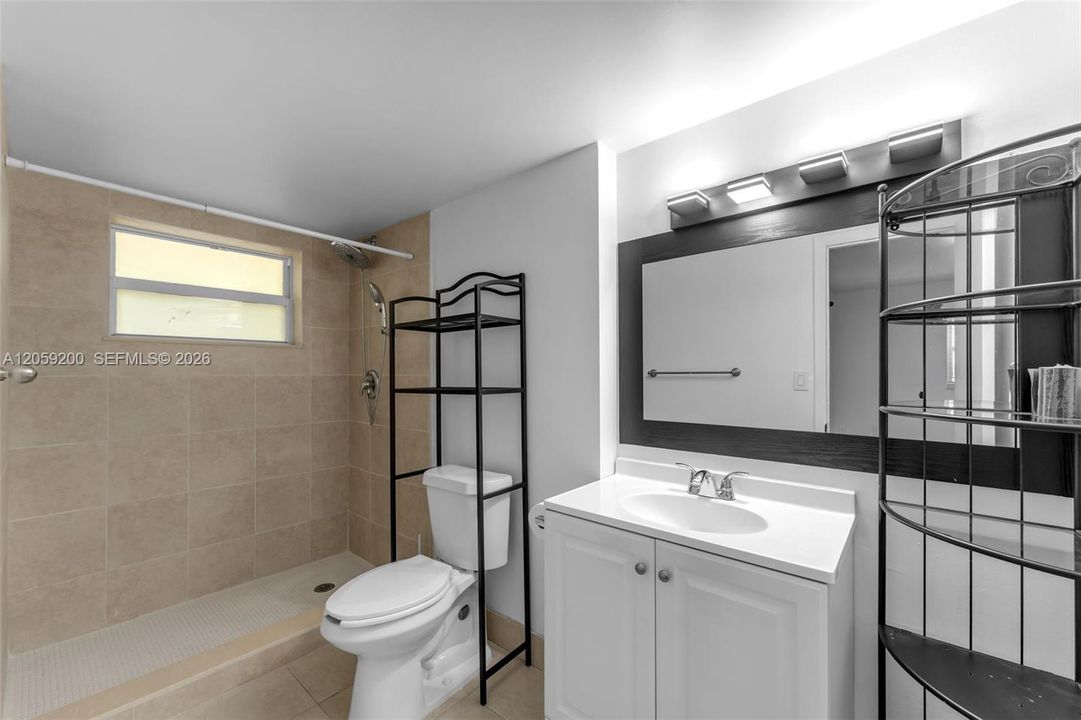 En Venta: $349,000 (2 camas, 2 baños, 1346 Pies cuadrados)