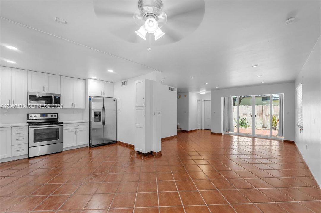 En Venta: $349,000 (2 camas, 2 baños, 1346 Pies cuadrados)