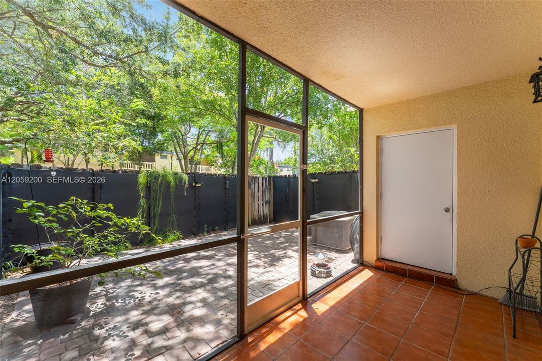 En Venta: $349,000 (2 camas, 2 baños, 1346 Pies cuadrados)