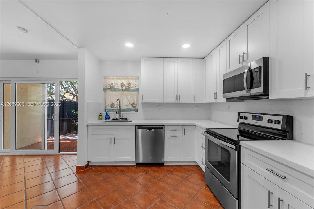 En Venta: $349,000 (2 camas, 2 baños, 1346 Pies cuadrados)
