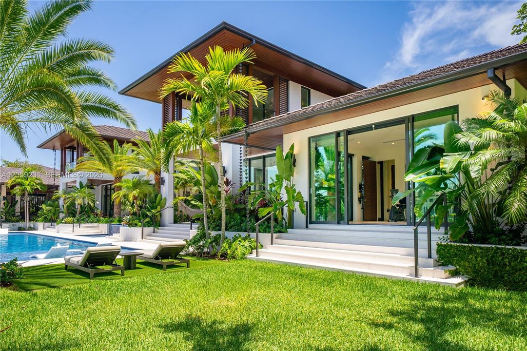 На продажу: $78,000,000 (8 спален, 9 ванн, 13193 Квадратных фут)