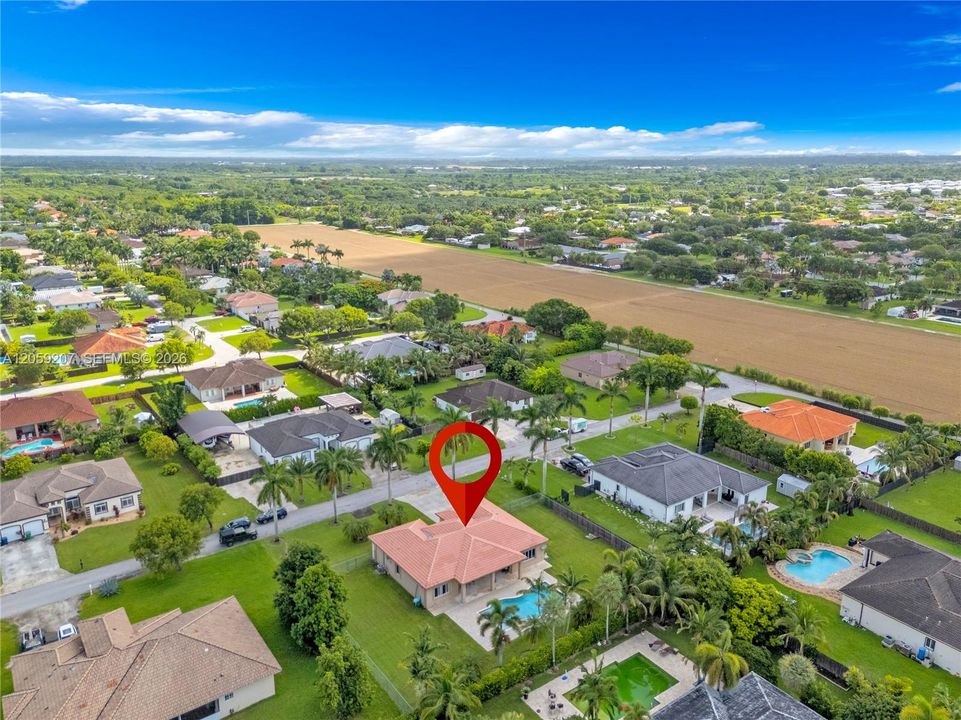 На продажу: $795,000 (4 спален, 2 ванн, 2366 Квадратных фут)