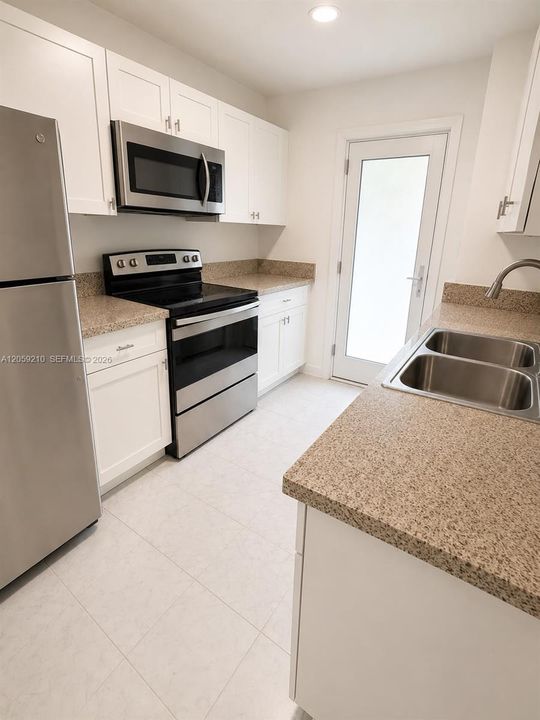 В аренду: $2,300 (2 спален, 2 ванн, 0 Квадратных фут)