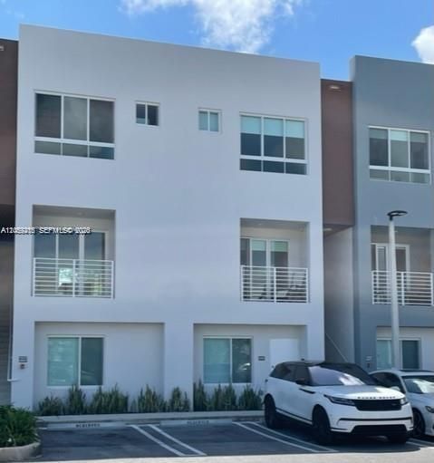 For Rent: $2,850 (3 beds, 2 baths, 1275 Square Feet)