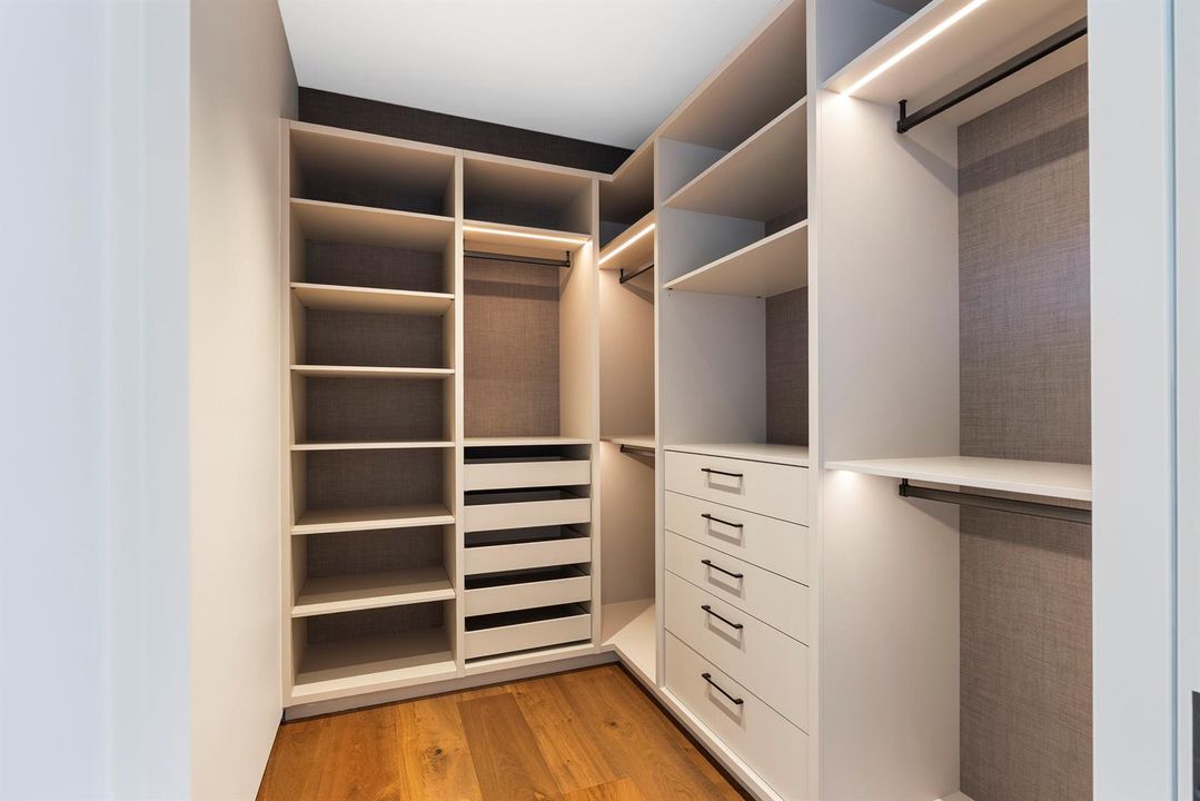 closet 3