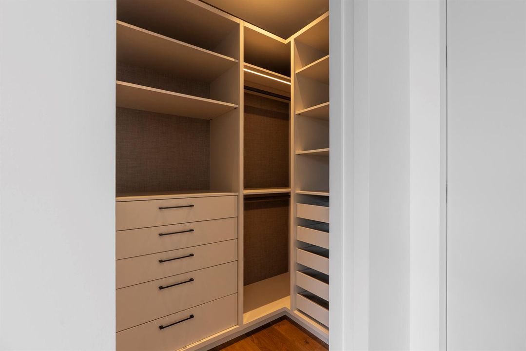 closet 4