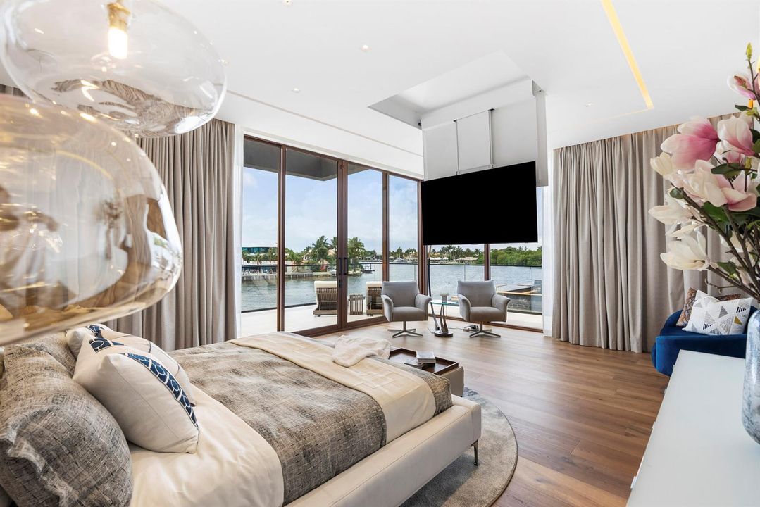 master bed1