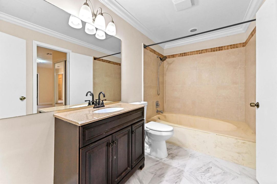 15 Bathroom 01
