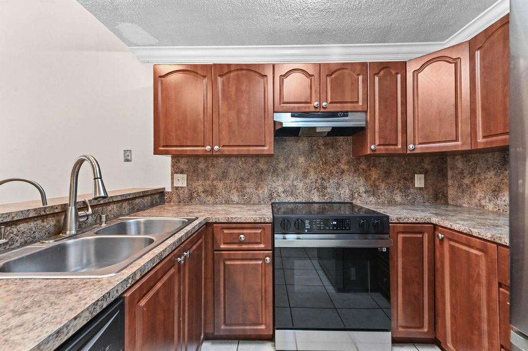 12 Kitchen 02