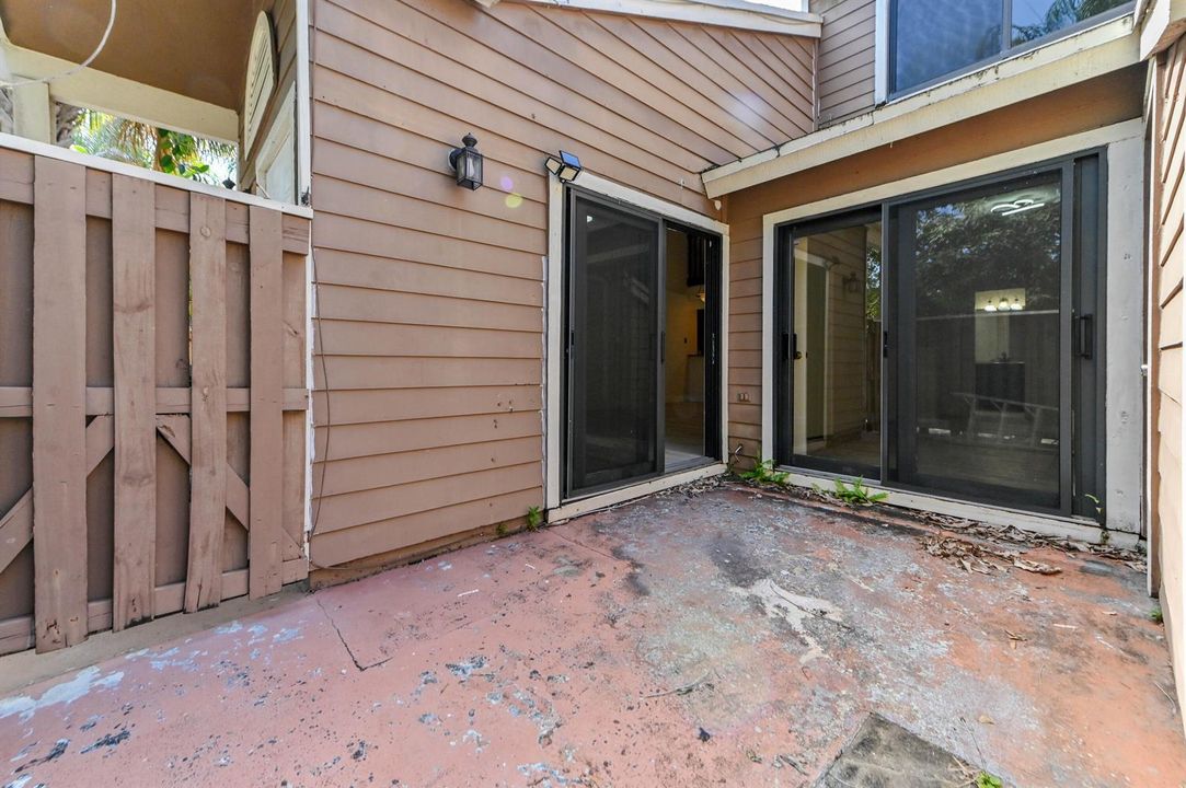 30 patio 02